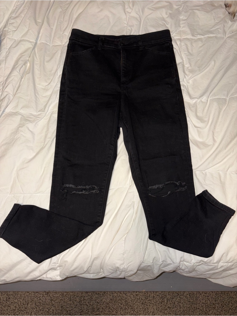 American Eagle Outfitters Black Skinny Jeans with Knee Distress